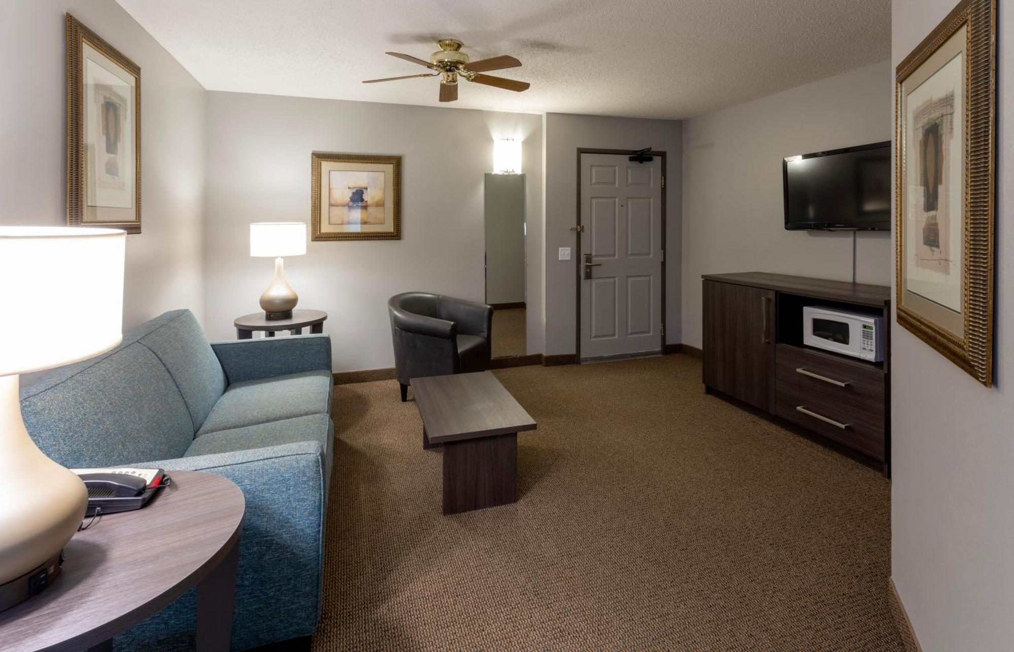 Paynesville Inn & Suites Buitenkant foto