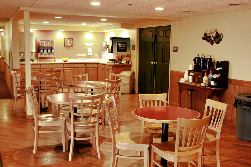 Paynesville Inn & Suites Buitenkant foto