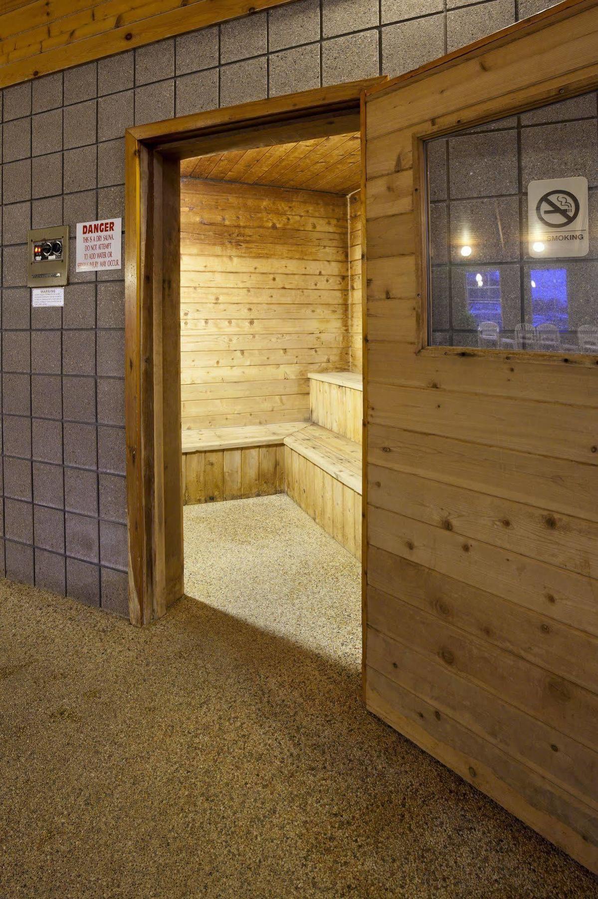 Paynesville Inn & Suites Buitenkant foto