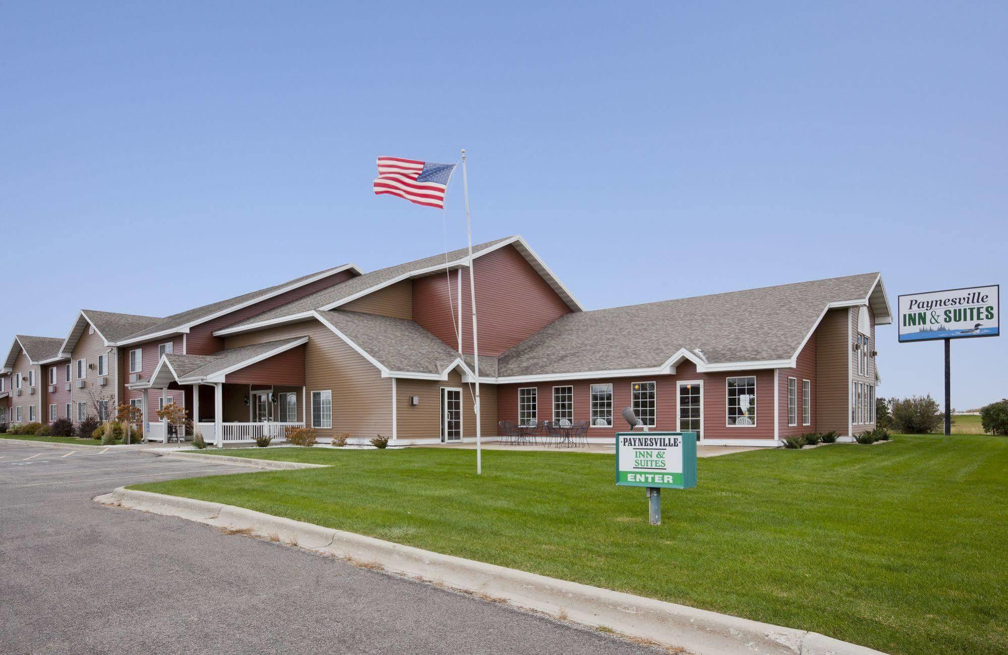 Paynesville Inn & Suites Buitenkant foto